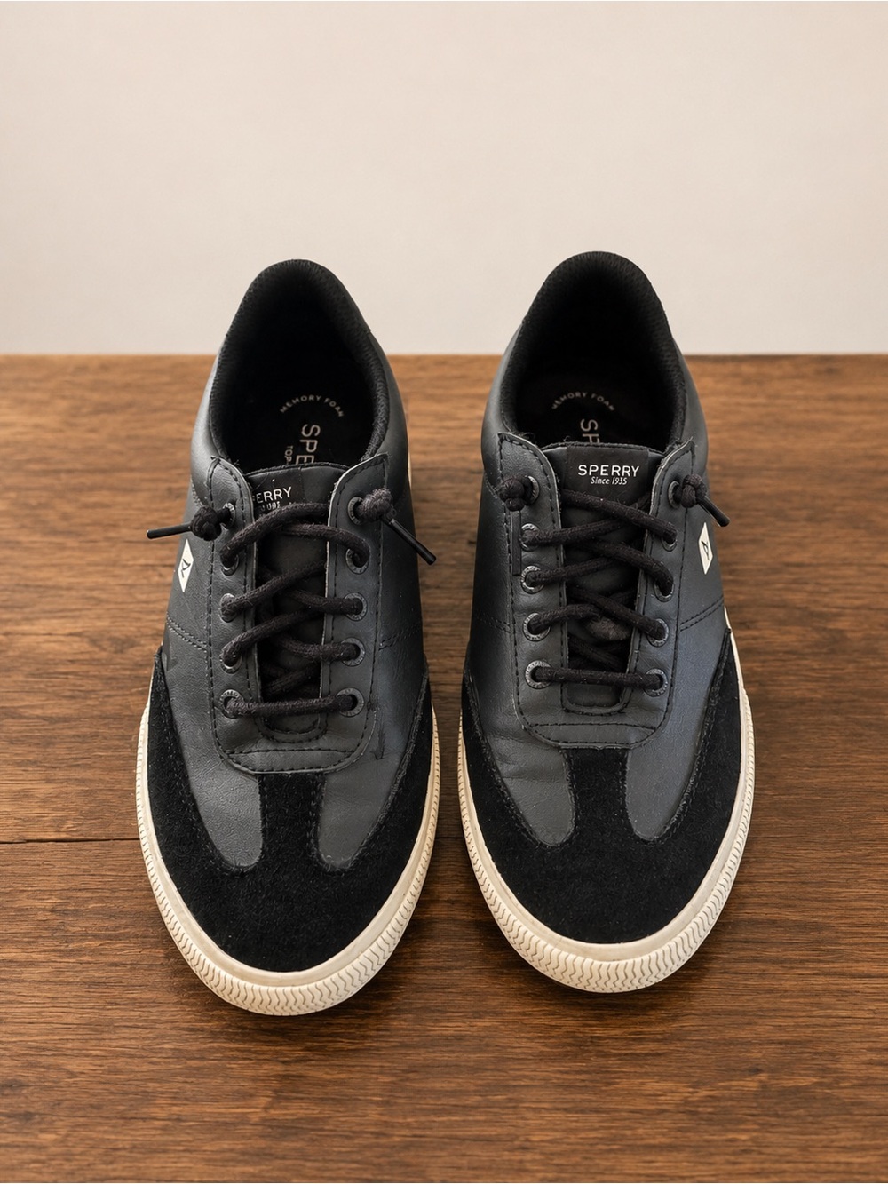 Sperry Men’s Black and Off-White Low-Top Sneakers